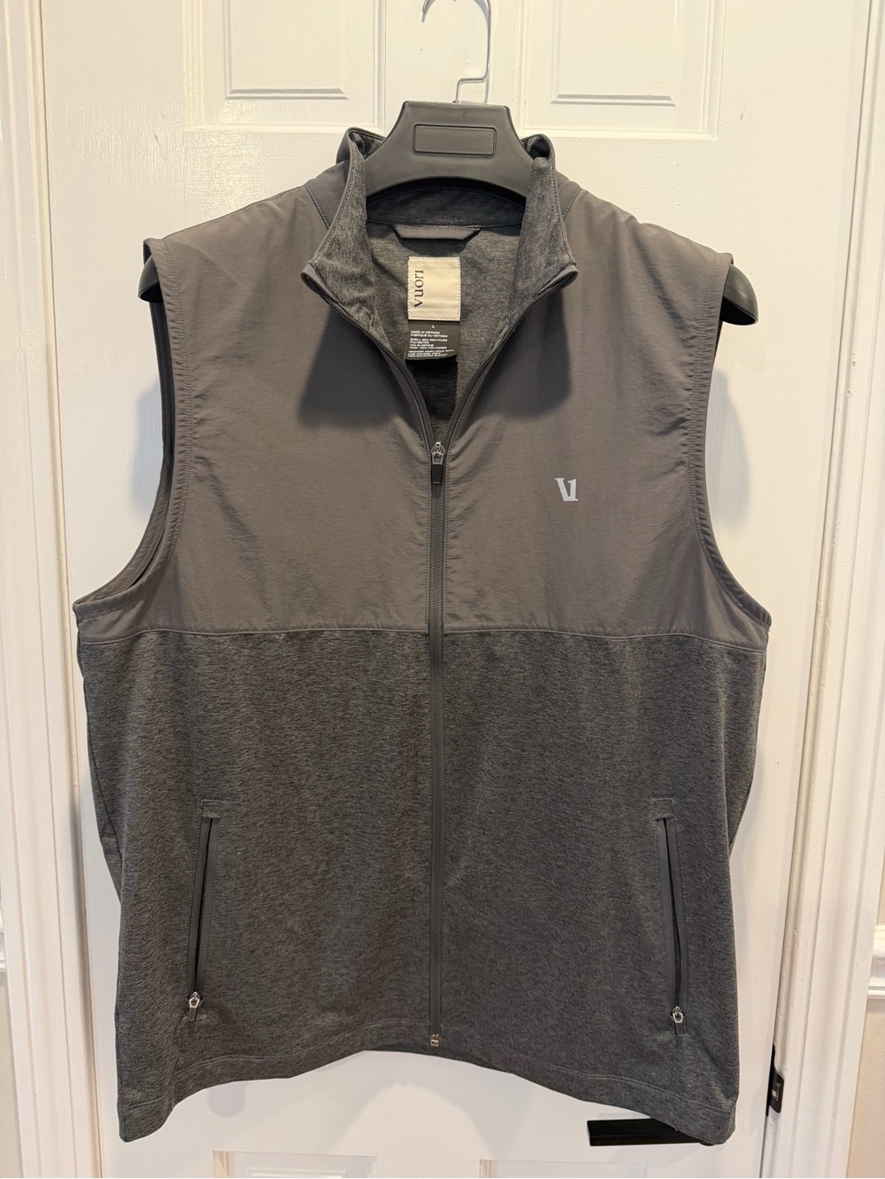 Vuori Men's Charcoal Grey Zip-Front Vest